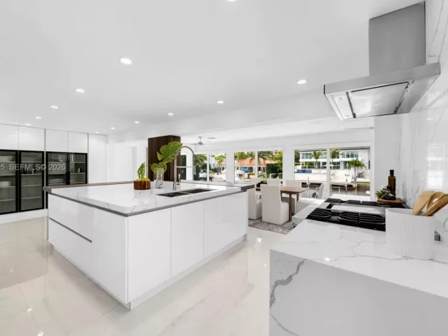 5-bedroom home for sale in Coral Gables - 6832 Sunrise Ct - MondialRealty