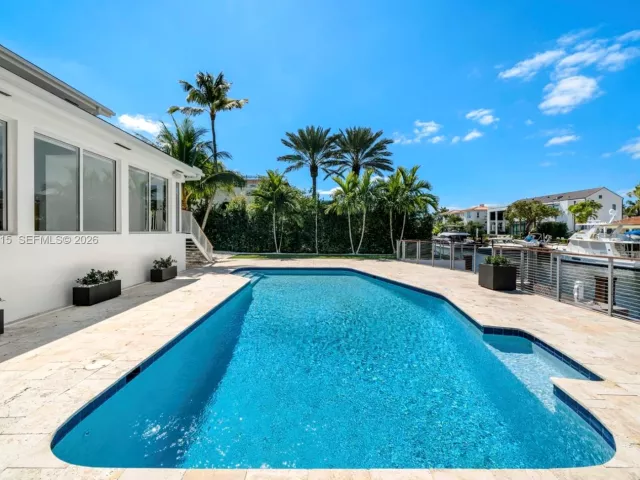 5-bedroom home for sale in Coral Gables - 6832 Sunrise Ct - MondialRealty