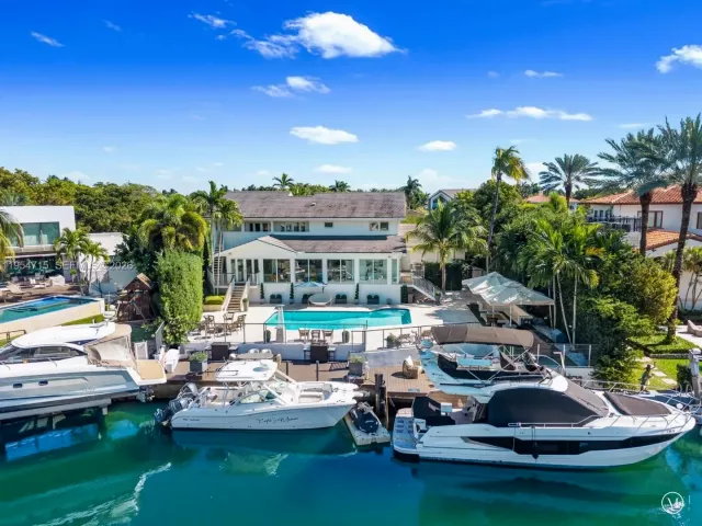 5-bedroom home for sale in Coral Gables - 6832 Sunrise Ct - MondialRealty