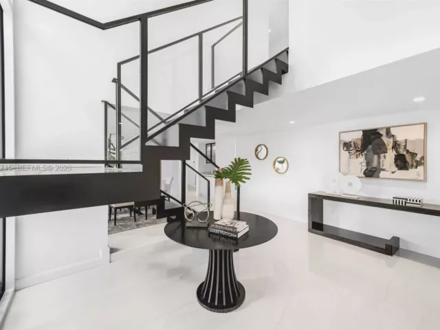 5-bedroom home for sale in Coral Gables - 6832 Sunrise Ct - MondialRealty