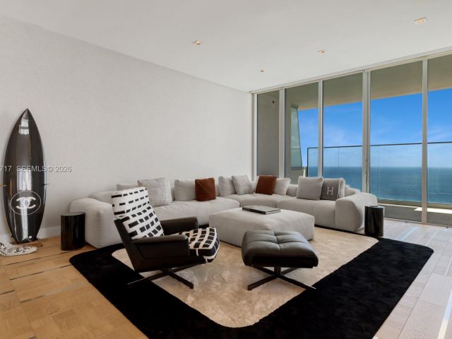 Apartment for sale  Unit #3704 - photo 7294561