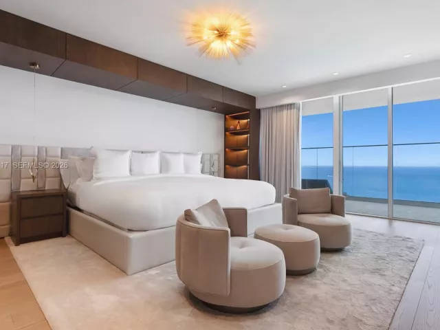 5-bedroom condo for sale in Sunny Isles Beach - 18501 Collins Ave 3704 - MondialRealty