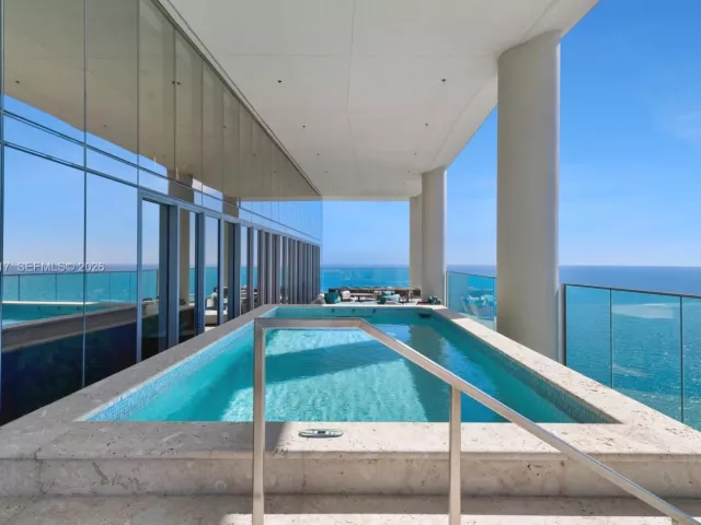 5-bedroom condo for sale in Sunny Isles Beach - 18501 Collins Ave 3704 - MondialRealty