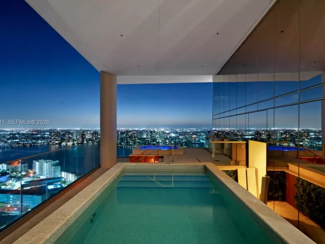 5-bedroom condo for sale in Sunny Isles Beach - 18501 Collins Ave 3704 - MondialRealty