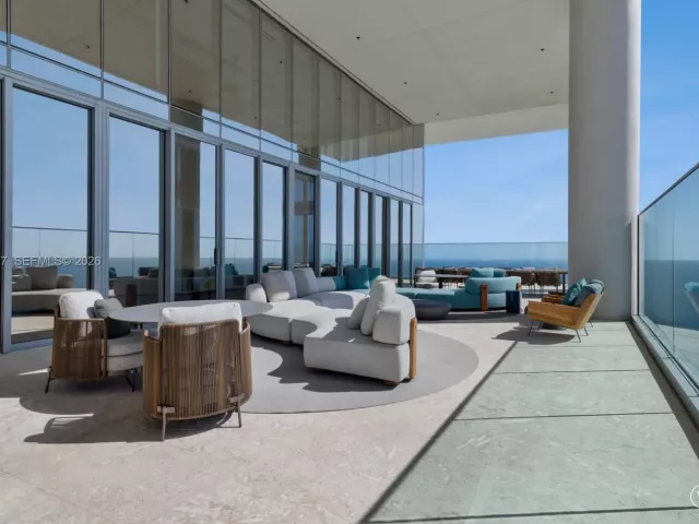 5-bedroom condo for sale in Sunny Isles Beach - 18501 Collins Ave 3704 - MondialRealty