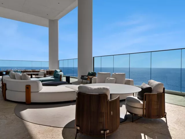 5-bedroom condo for sale in Sunny Isles Beach - 18501 Collins Ave 3704 - MondialRealty