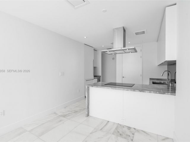 Apartment for rent  Unit #2904 - photo 7292072