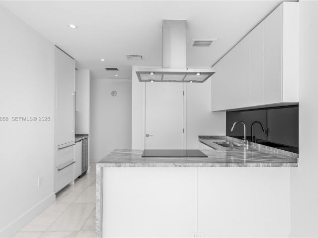 Apartment for rent  Unit #2904 - photo 7292073