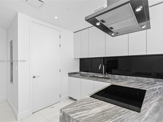 Apartment for rent  Unit #2904 - photo 7292075