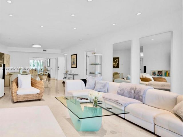 Apartment for sale  Unit #403 - photo 7293416