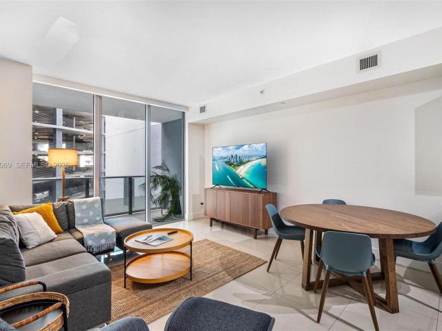 Apartment for rent  Unit #700 - photo 7441255