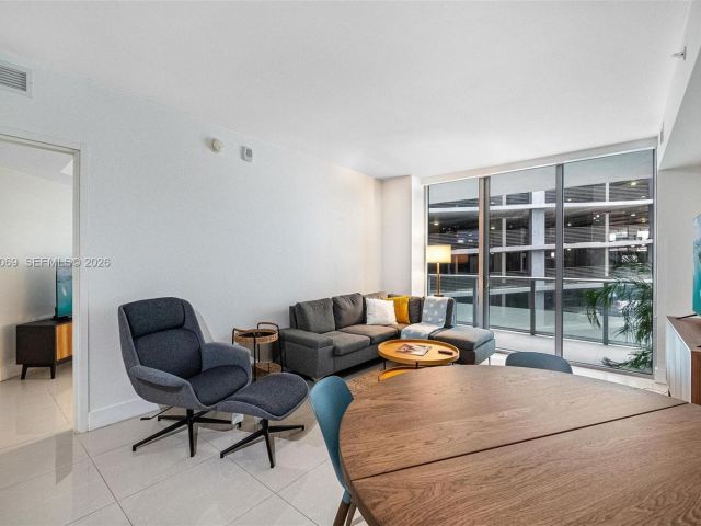 Apartment for rent  Unit #700 - photo 7441258