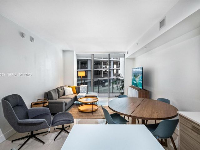 Apartment for rent  Unit #700 - photo 7441259