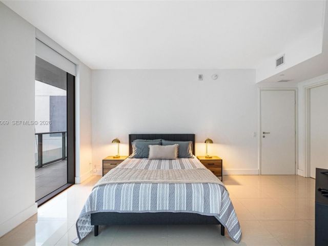 Apartment for rent  Unit #700 - photo 7441261