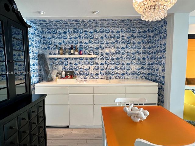 Apartment for sale  Unit #910 - photo 7293618