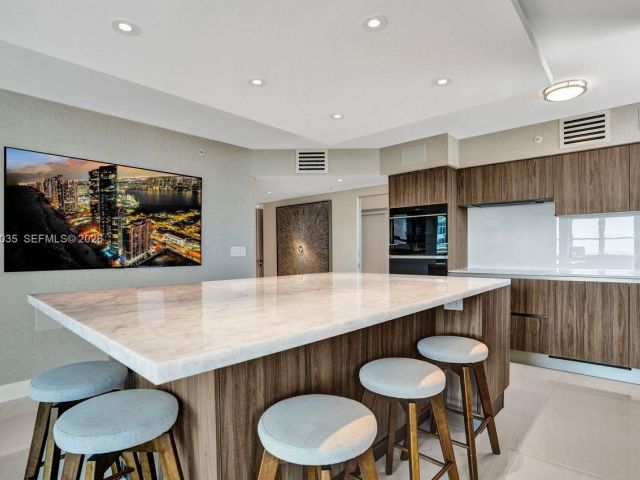 Apartment for sale  Unit #2701 - photo 7293998