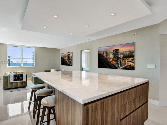 Apartment for sale  Unit #2701 - photo 7294001