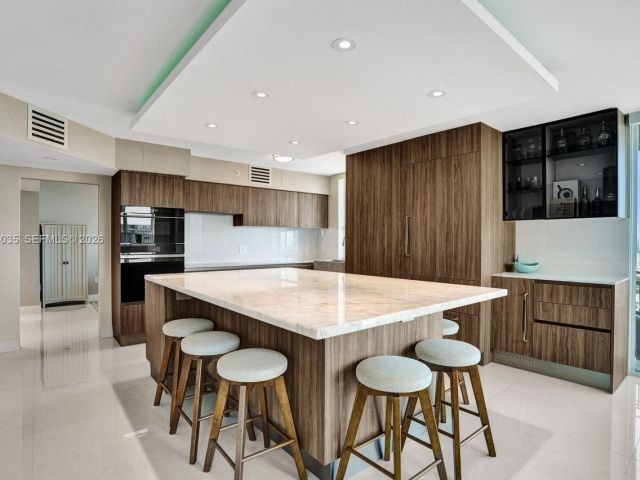 Apartment for sale  Unit #2701 - photo 7294002