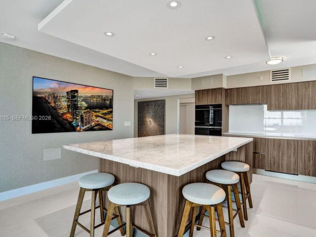 Apartment for sale  Unit #2701 - photo 7294009