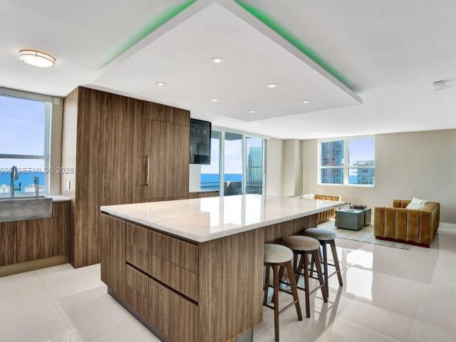 Apartment for sale  Unit #2701 - photo 7294012