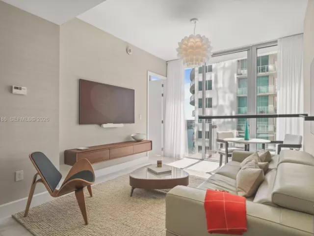 1-bedroom condo for sale in Miami - 700 NE 26th Ter 2404 - MondialRealty