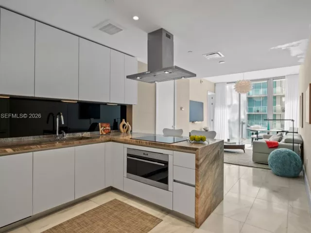 1-bedroom condo for sale in Miami - 700 NE 26th Ter 2404 - MondialRealty