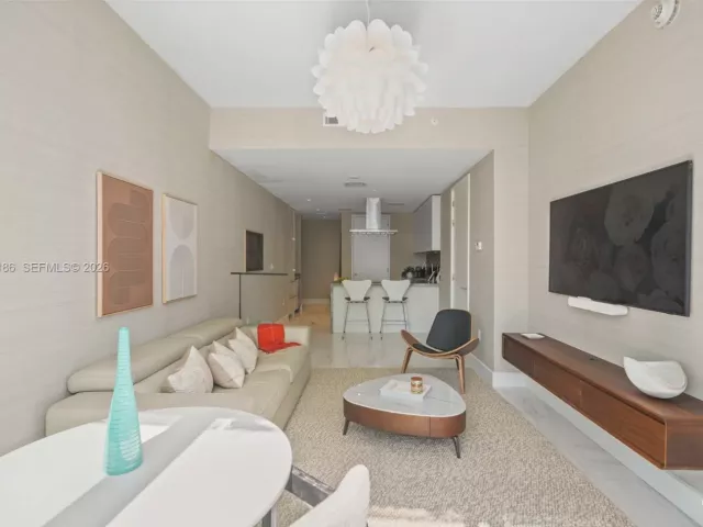 1-bedroom condo for sale in Miami - 700 NE 26th Ter 2404 - MondialRealty