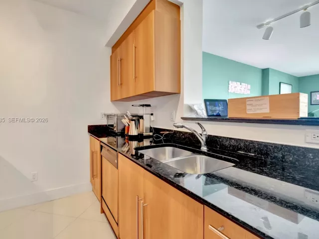 1-bedroom condo for sale in Miami - 325 S Biscayne Blvd 2616 - MondialRealty