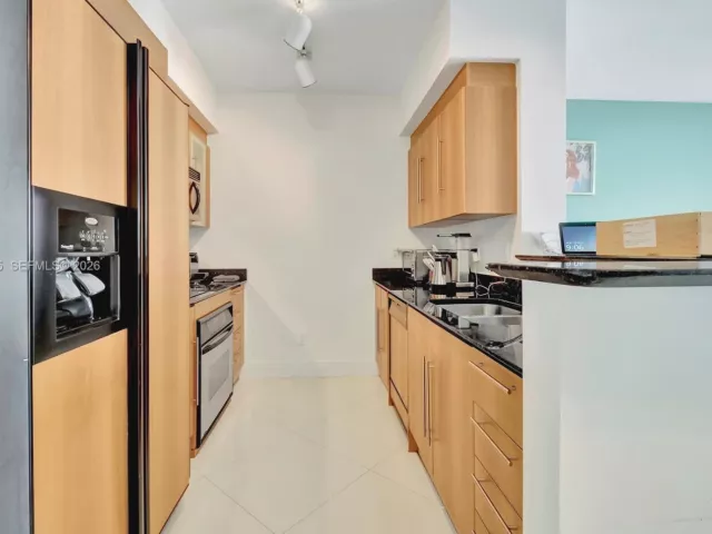 1-bedroom condo for sale in Miami - 325 S Biscayne Blvd 2616 - MondialRealty