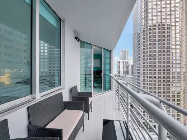 1-bedroom condo for sale in Miami - 325 S Biscayne Blvd 2616 - MondialRealty