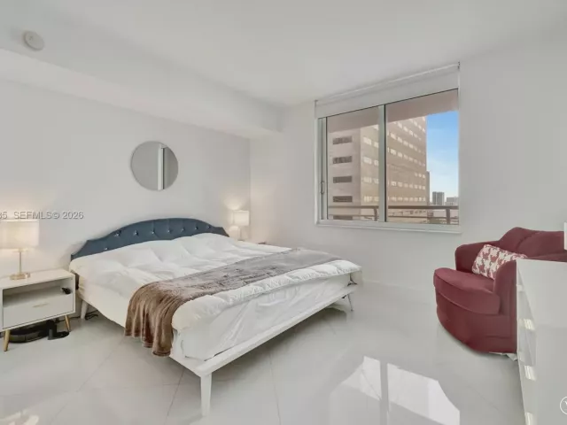 1-bedroom condo for sale in Miami - 325 S Biscayne Blvd 2616 - MondialRealty