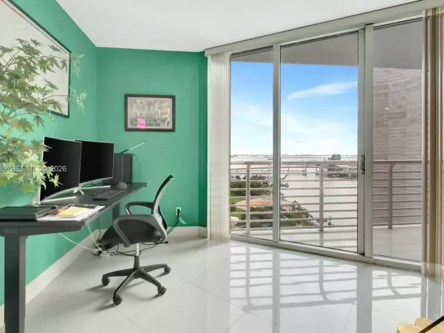 1-bedroom condo for sale in Miami - 325 S Biscayne Blvd 2616 - MondialRealty