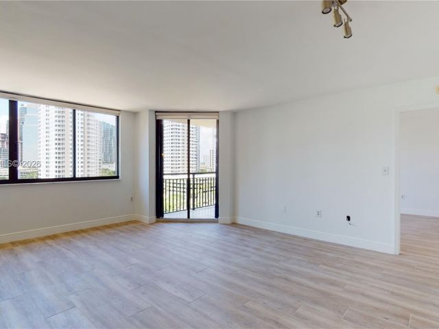 Apartment for rent  Unit #1111 - photo 7469768