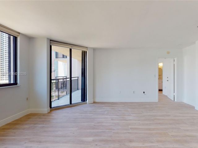 Apartment for rent  Unit #1111 - photo 7469774