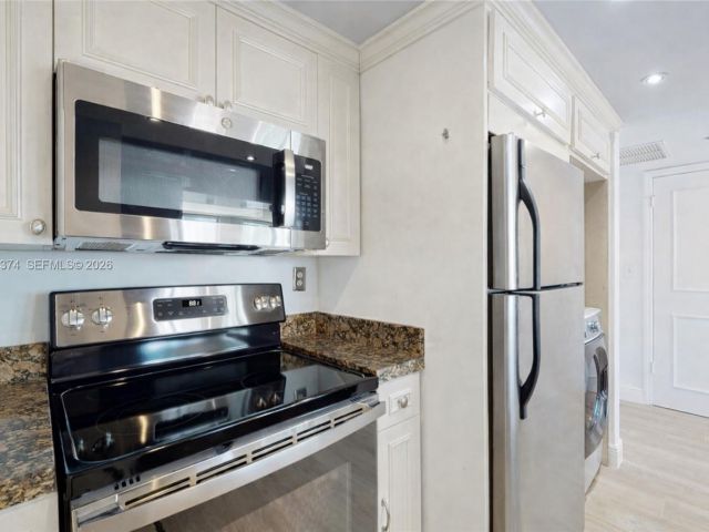 Apartment for rent  Unit #1111 - photo 7469780