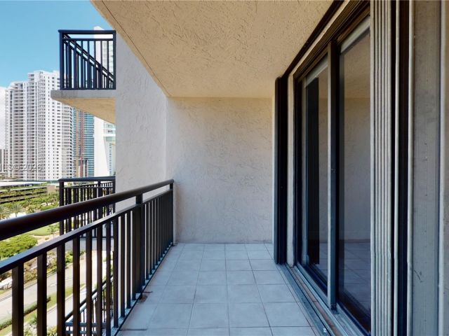 Apartment for rent  Unit #1111 - photo 7469787