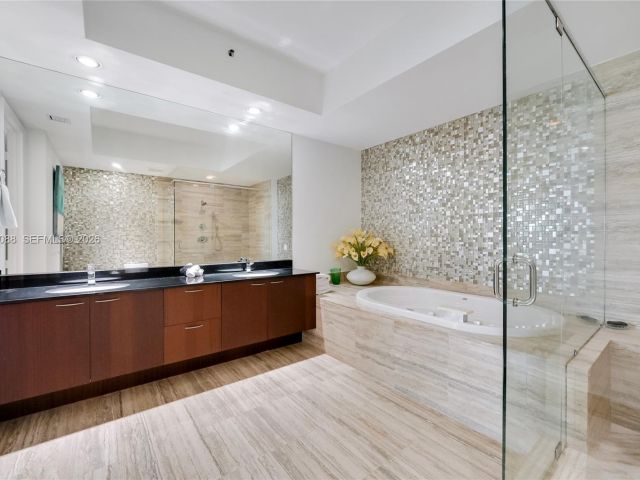 Apartment for sale  Unit #2103 - photo 7294772