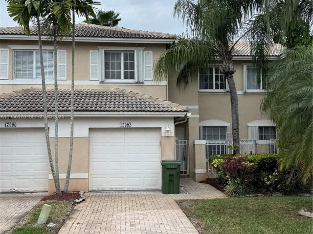 3-bedroom home for rent in Pembroke Pines - 17092 NW 22nd St 17092 - MondialRealty