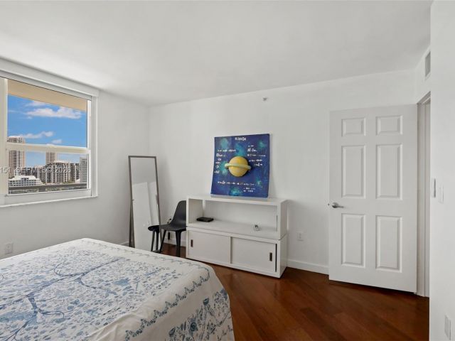 Apartment for rent  Unit #1806 - photo 7296719