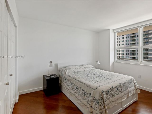 Apartment for rent  Unit #1806 - photo 7296720