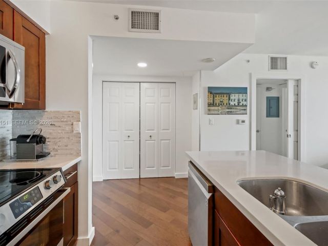 Apartment for rent  Unit #1806 - photo 7296721