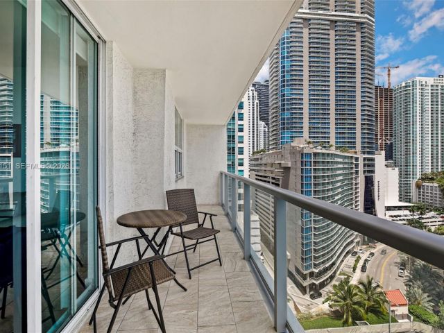 Apartment for rent  Unit #1806 - photo 7296726