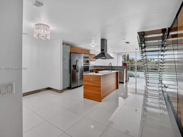 2-bedroom condo for sale in Aventura - 2950 NE 188th St 302 - MondialRealty