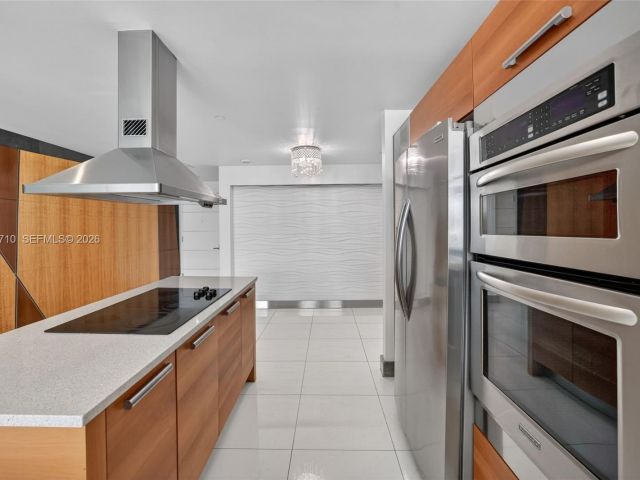 Apartment for sale  Unit #302 - photo 7353979