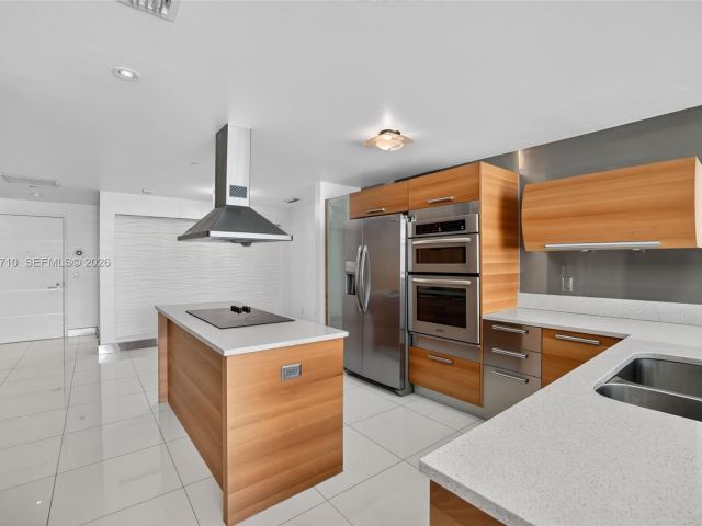 Apartment for sale  Unit #302 - photo 7353982