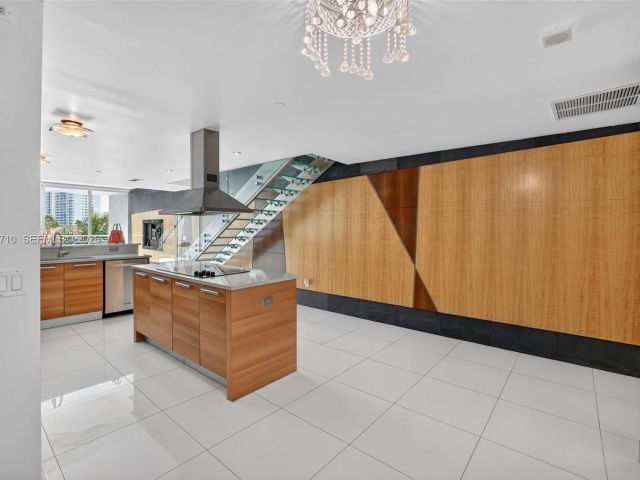 Apartment for sale  Unit #302 - photo 7353994