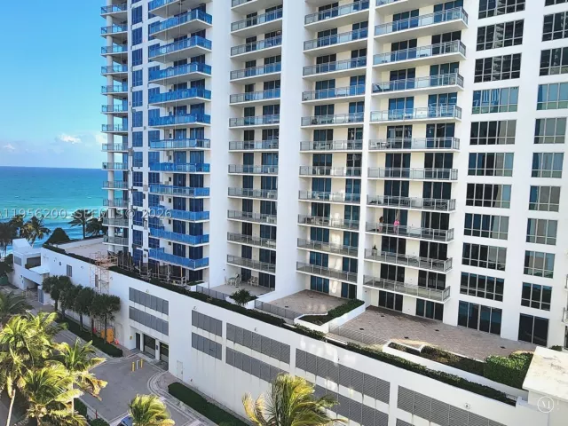 2-bedroom condo for rent in Hollywood - 3505 S Ocean Dr 901 - MondialRealty