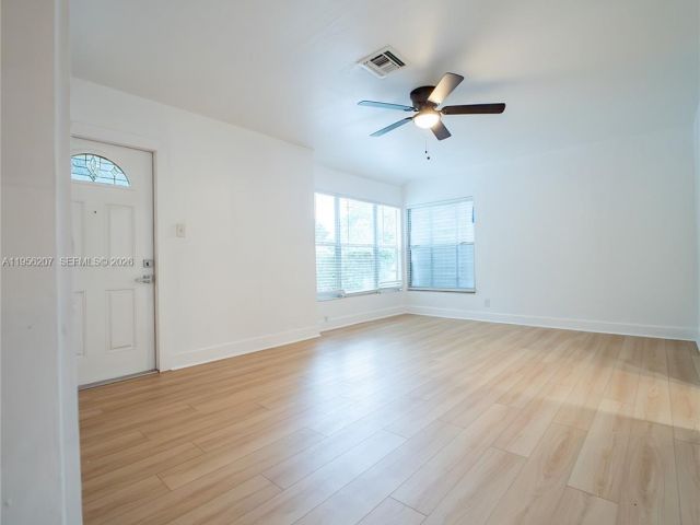 Home for rent at 1500 NW 3rd Ave . - photo 7496261