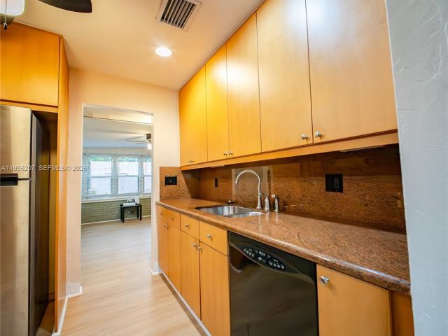 Home for rent at 1500 NW 3rd Ave . - photo 7496263