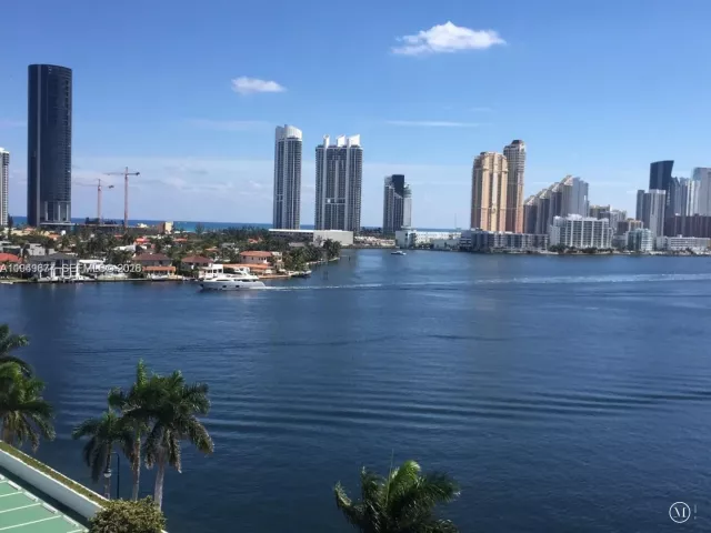 2-bedroom condo for sale in Aventura - 3600 Mystic Pointe Dr 1017 - MondialRealty